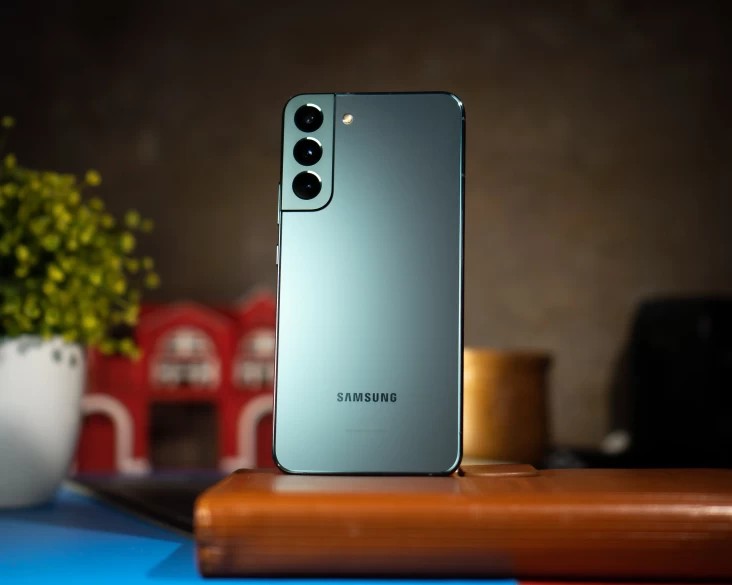 Thiết kế thu hút - Samsung Galaxy S22