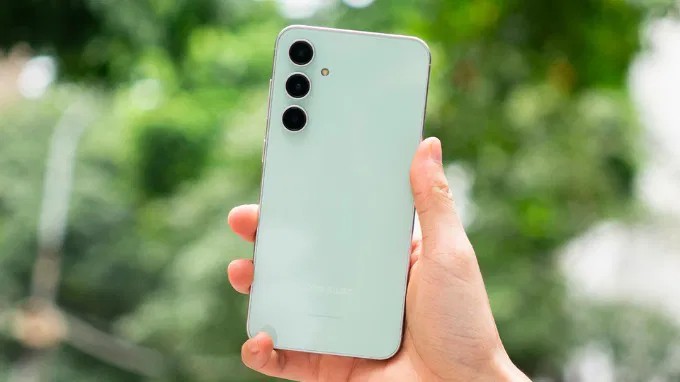 Thiết kế trẻ trung của Galaxy S23 FE