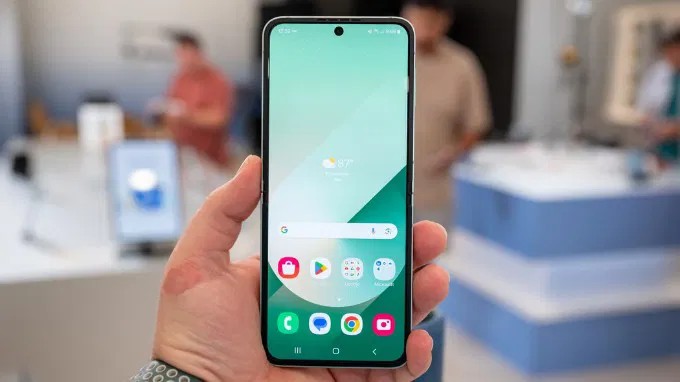Hiệu năng của Galaxy Z Flip 6