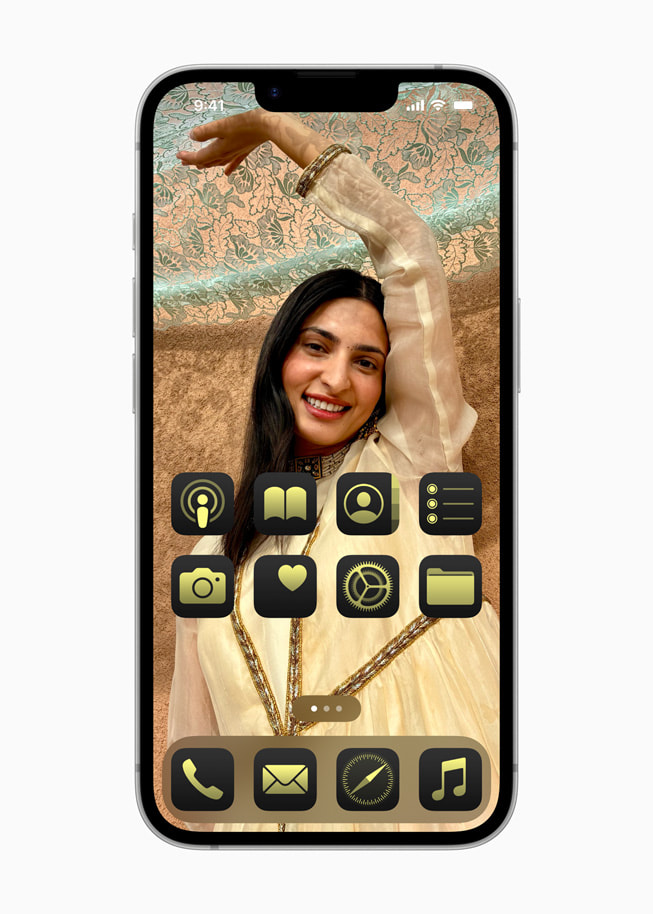 Màn hình khóa tùy chỉnh trên iPhone 16e.