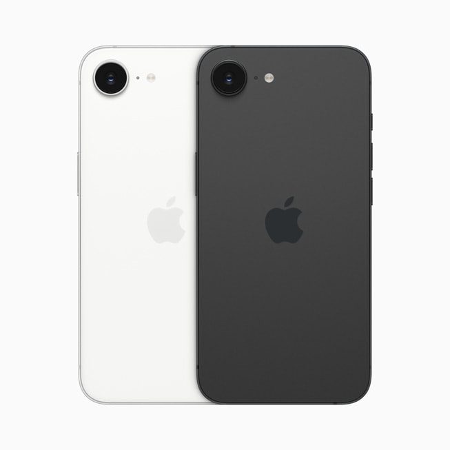 iPhone 16e màu trắng mờ và màu đen mờ đặt cạnh nhau. 